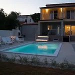 House Mara Kovacic