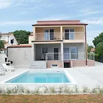 House Mara