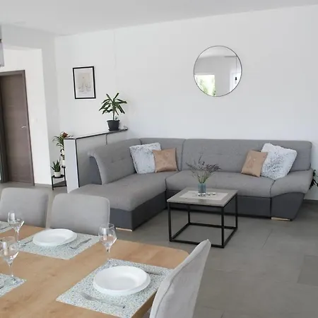 House Mara Villa