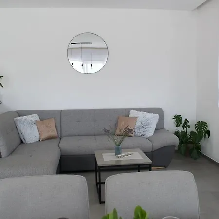 House Mara