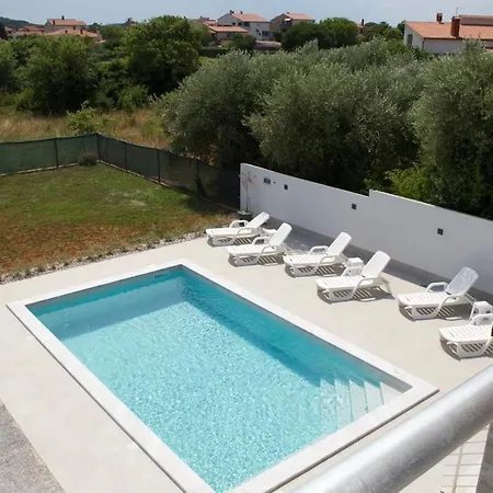 House Mara