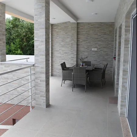 House Mara Villa